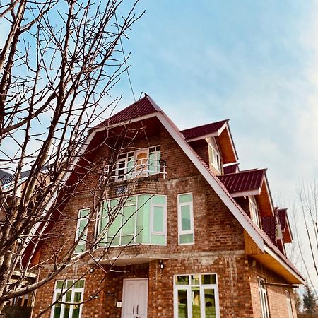 Al Jalal Resort Srīnagar 外观 照片